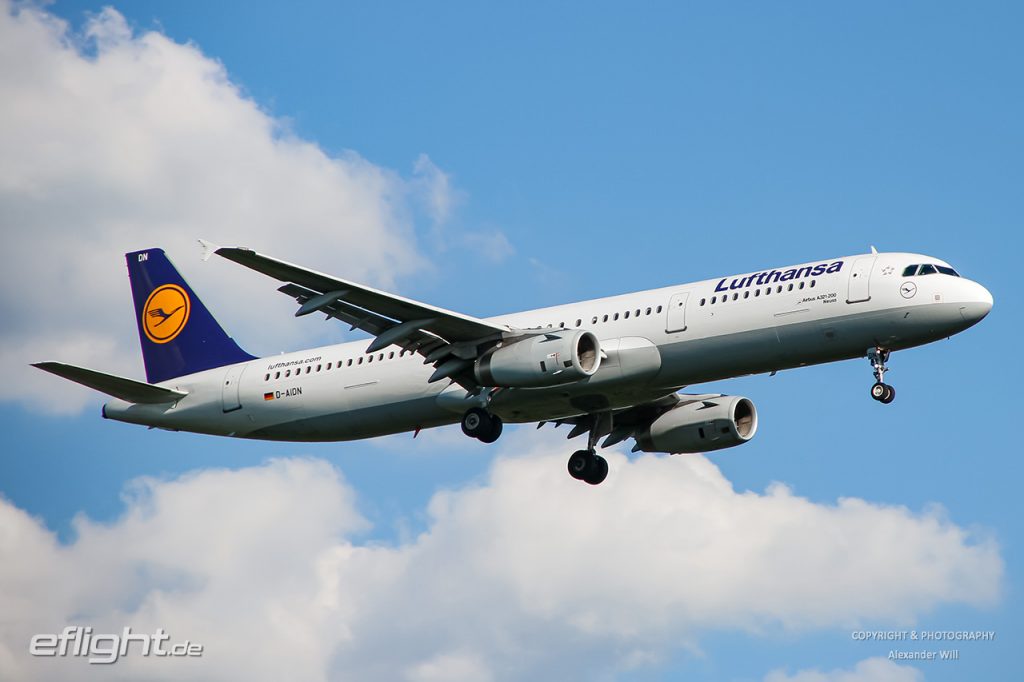 Airbus A321 der Lufthansa im Landanflug